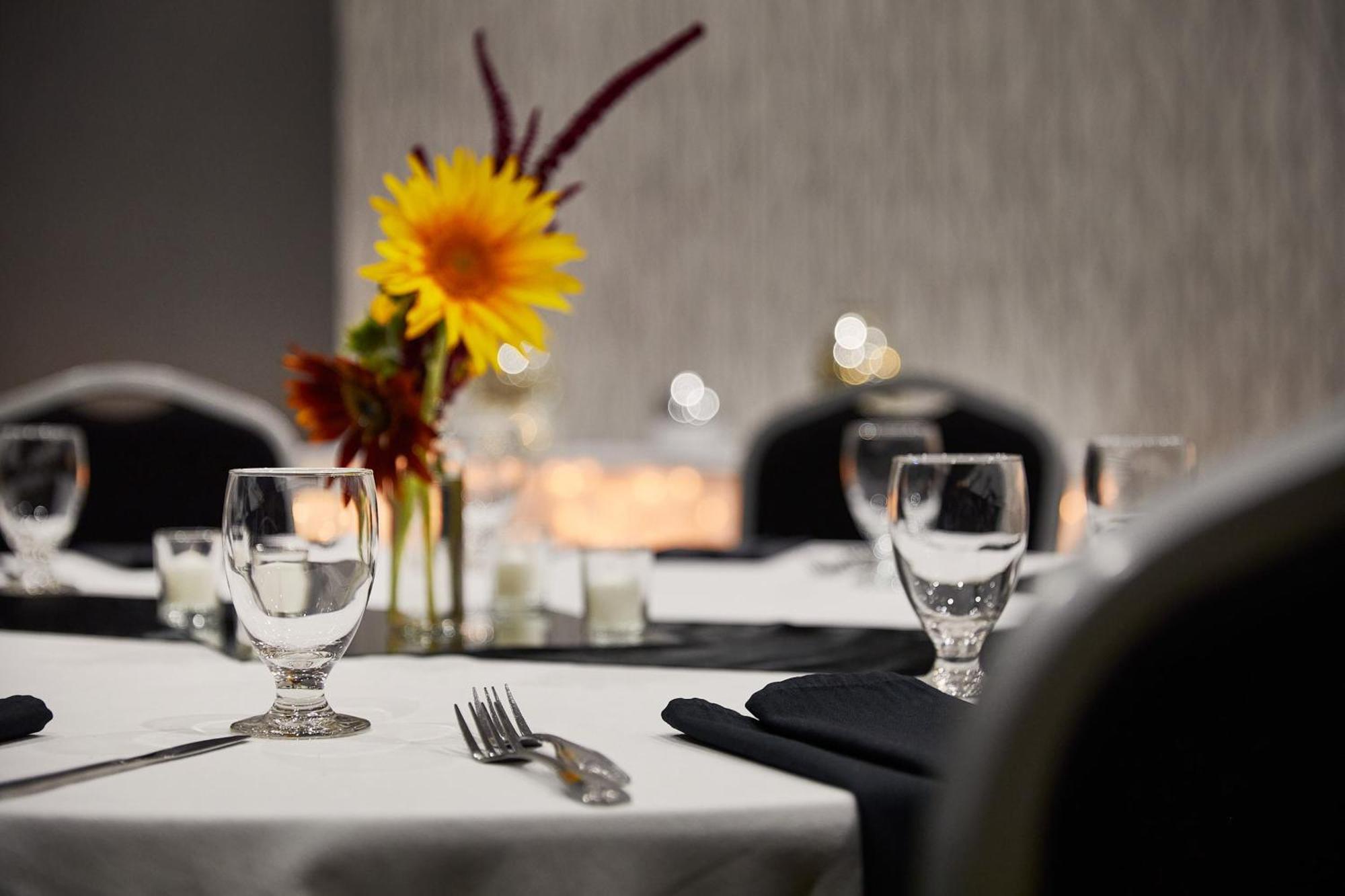 Holiday Inn Hotel & Suites Madison West - Middleton By Ihg Eksteriør bilde